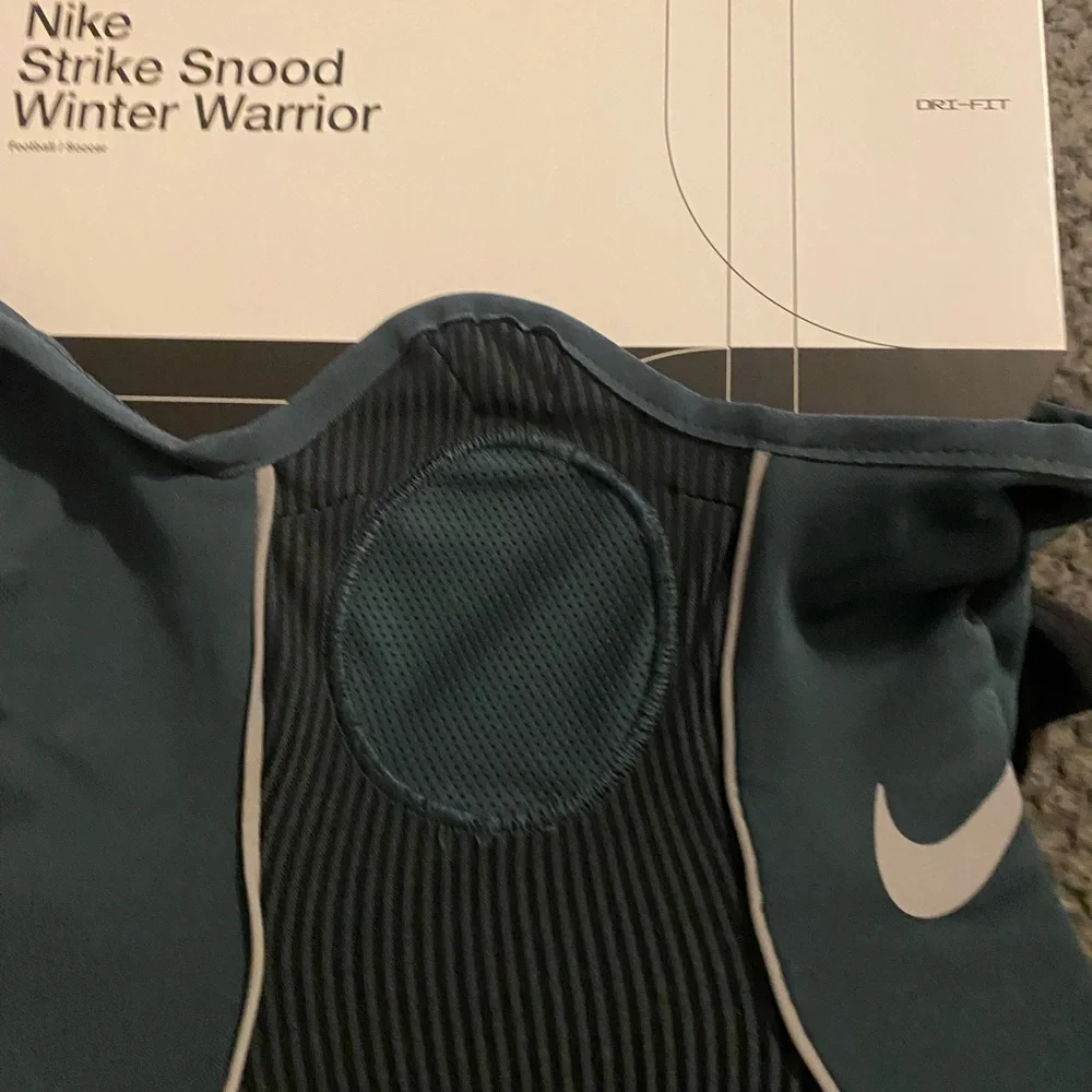 Nike Dri-Fit Winter Warrior Global Soccer Snood Mens Size S/M DC9165-01…